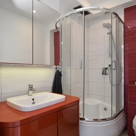 Lidia Sauna & Jacuzzi Vakantiehuis Łukęcin