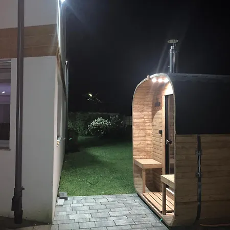 Lidia Sauna & Jacuzzi Prázdninový dům