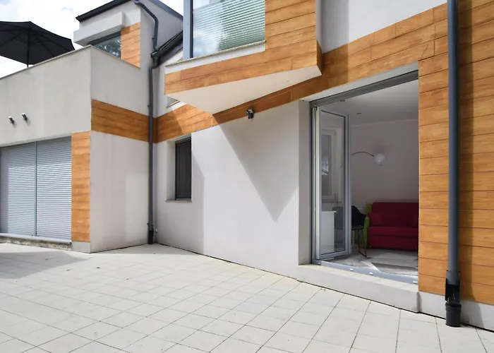 Lidia Sauna & Jacuzzi Prázdninový dům *